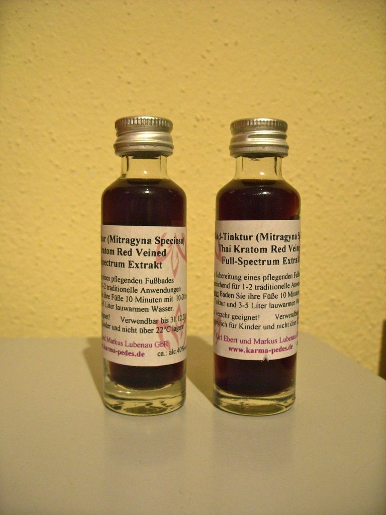 Kratom tincture, red-veined from Thailand. Less suspicious looking, but still pretty damn suspicious. By http://www.drogen.bz (Own work) [CC BY 3.0], via Wikimedia Commons