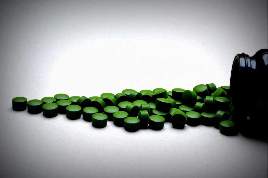 chlorella pills greens supplement